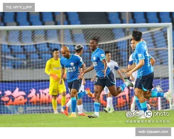 【2026年4月中超联赛保级区态势与走势分析·赛中·战报半场战报：沧州雄狮0-1落后浙江，保级形势岌岌可危